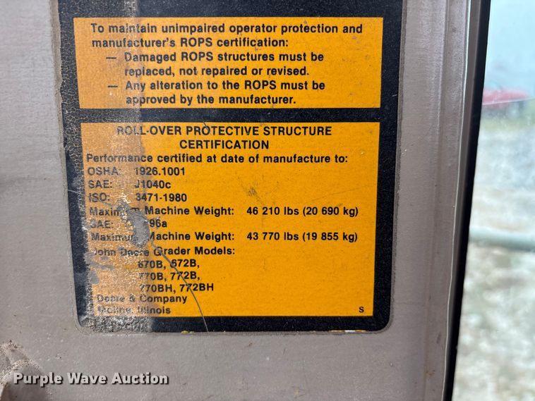 image for item EJ7685 1991 John Deere 670B motor grader