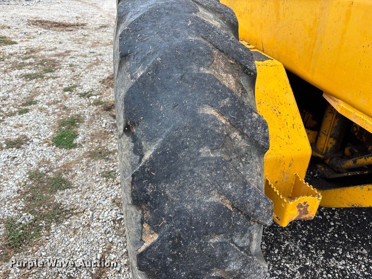 image for item EJ7685 1991 John Deere 670B motor grader