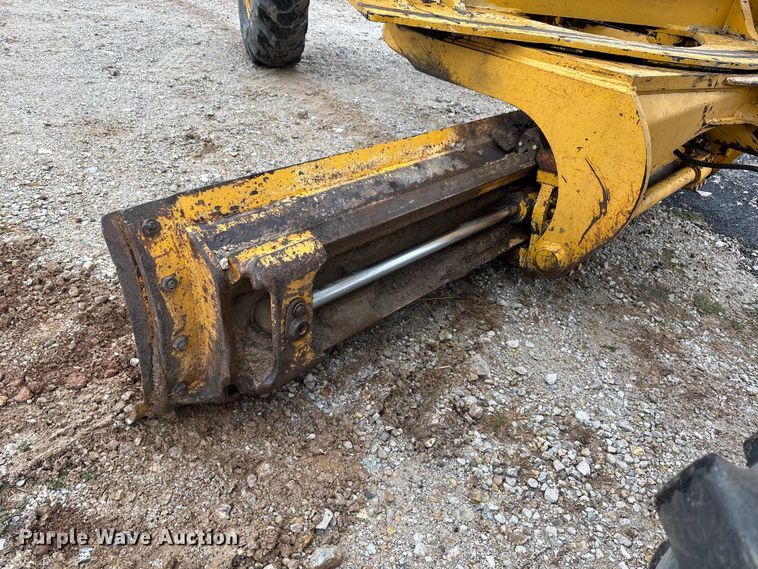 image for item EJ7686 1993 John Deere 670B motor grader