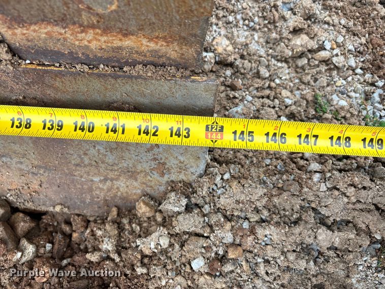 image for item EJ7686 1993 John Deere 670B motor grader