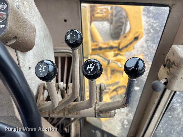 image for item EJ7686 1993 John Deere 670B motor grader