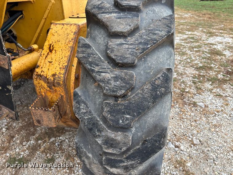 image for item EJ7686 1993 John Deere 670B motor grader