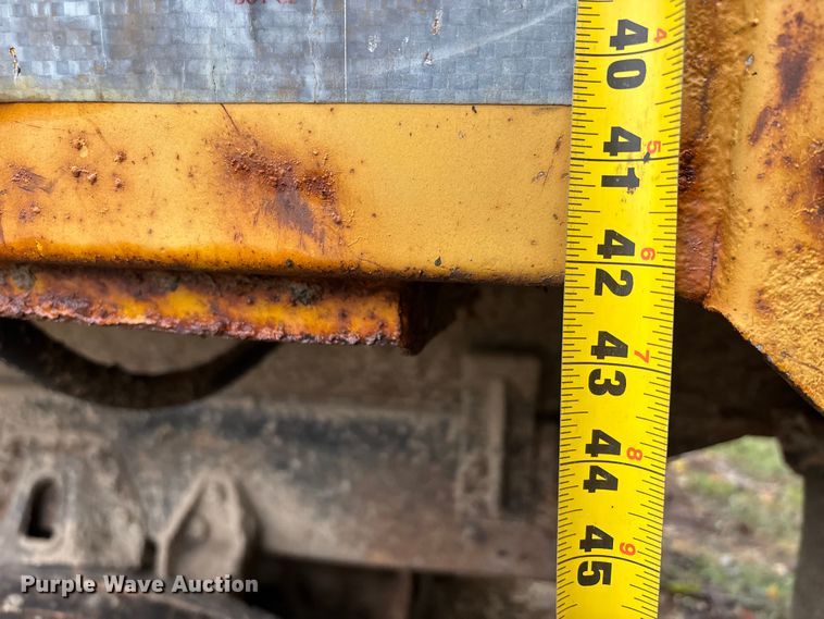 image for item EJ7687 1999 International 4900 dump truck