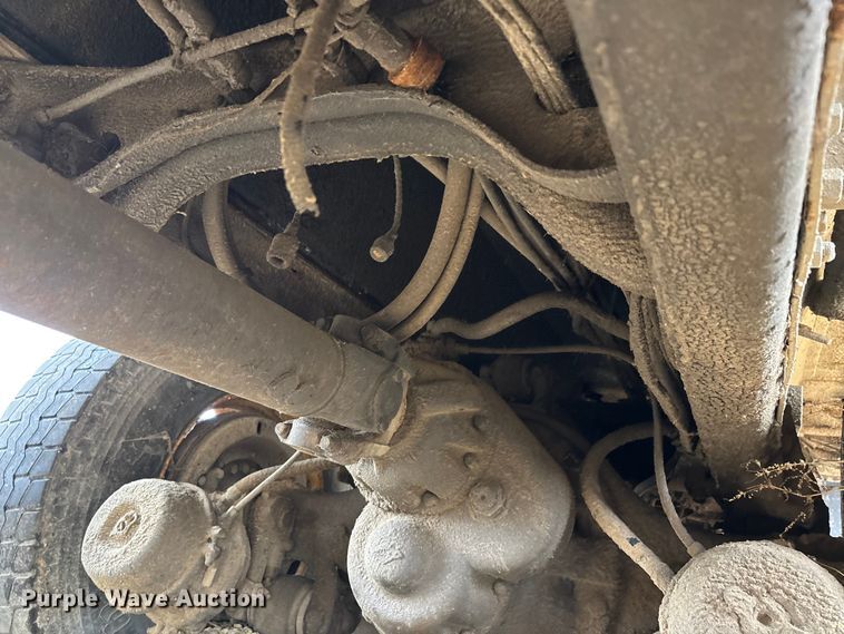 image for item EJ7687 1999 International 4900 dump truck