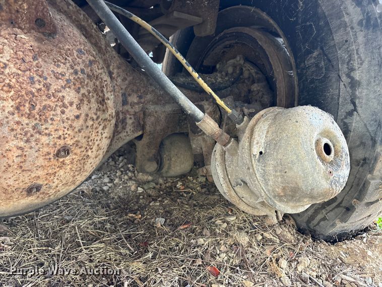 image for item EJ7687 1999 International 4900 dump truck