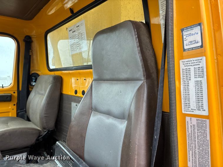 image for item EJ7687 1999 International 4900 dump truck