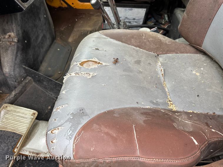 image for item EJ7687 1999 International 4900 dump truck