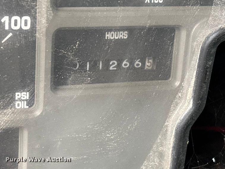 image for item EJ7687 1999 International 4900 dump truck