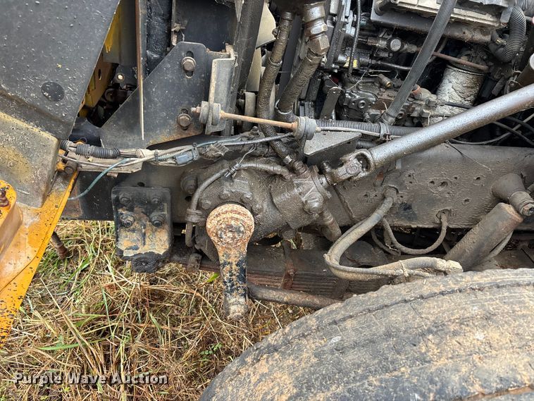 image for item EJ7687 1999 International 4900 dump truck