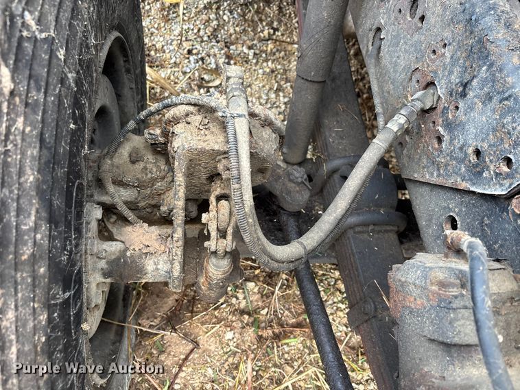 image for item EJ7687 1999 International 4900 dump truck