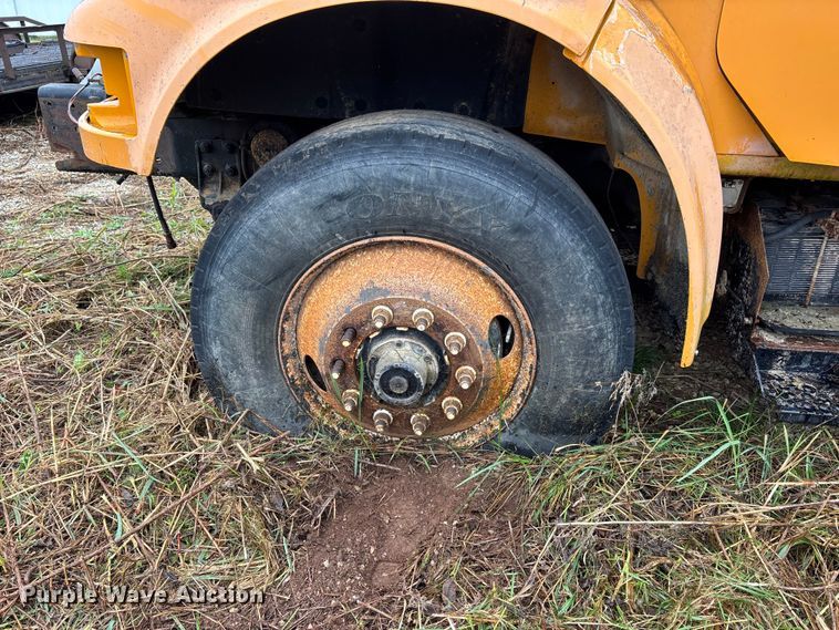 image for item EJ7687 1999 International 4900 dump truck