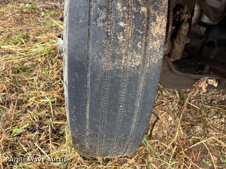 image for item EJ7687 1999 International 4900 dump truck