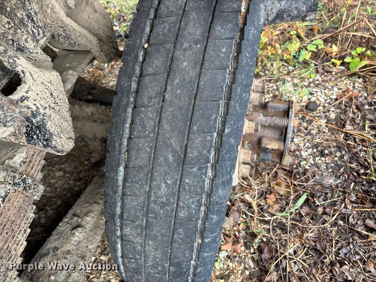 image for item EJ7687 1999 International 4900 dump truck