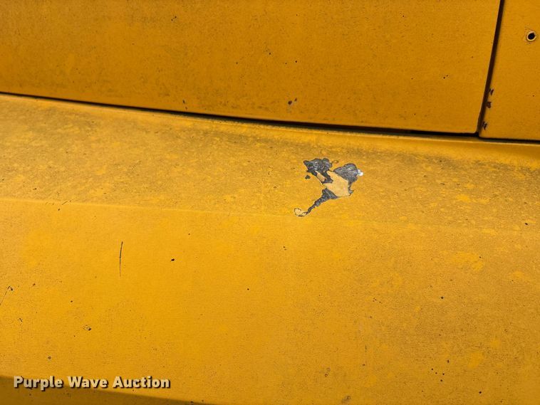 image for item EJ7691 1985 Ford F800 oil distributor truck