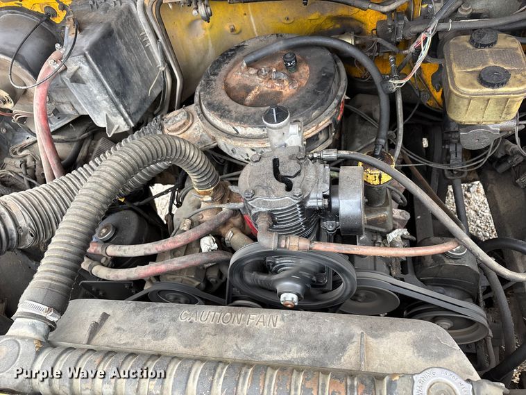 image for item EJ7691 1985 Ford F800 oil distributor truck