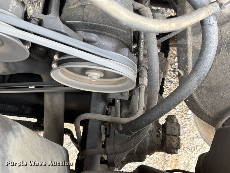 image for item EJ7691 1985 Ford F800 oil distributor truck