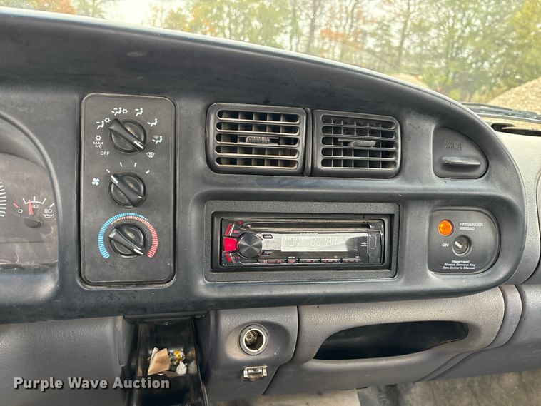 image for item EJ7692 1998 Dodge Ram 1500 pickup truck