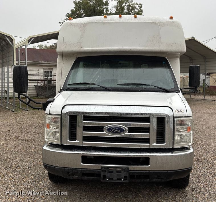 image for item EJ7697 2014 Ford E450 shuttle bus