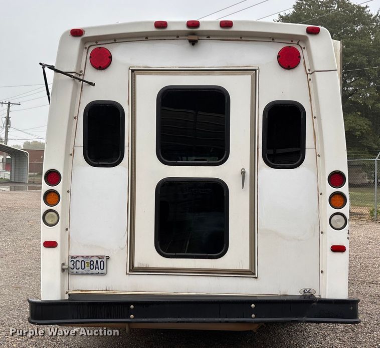 image for item EJ7697 2014 Ford E450 shuttle bus