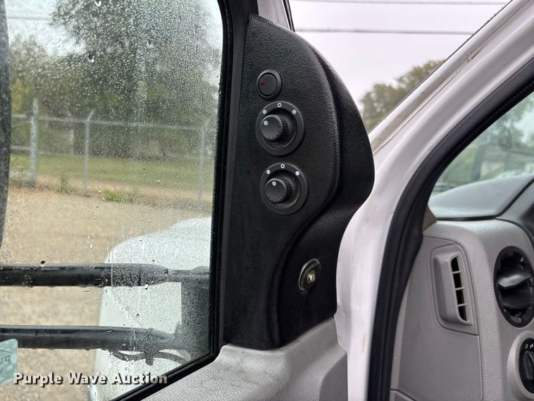 image for item EJ7697 2014 Ford E450 shuttle bus