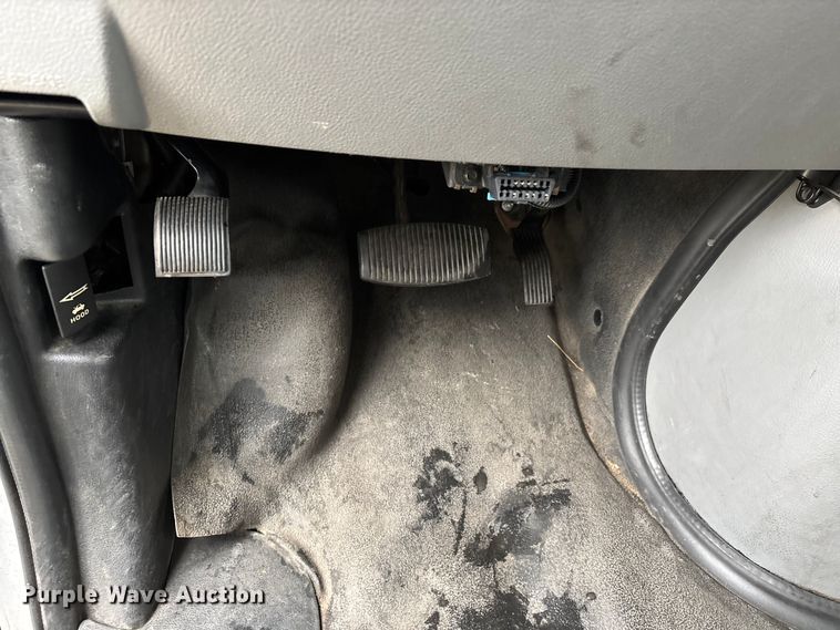 image for item EJ7697 2014 Ford E450 shuttle bus