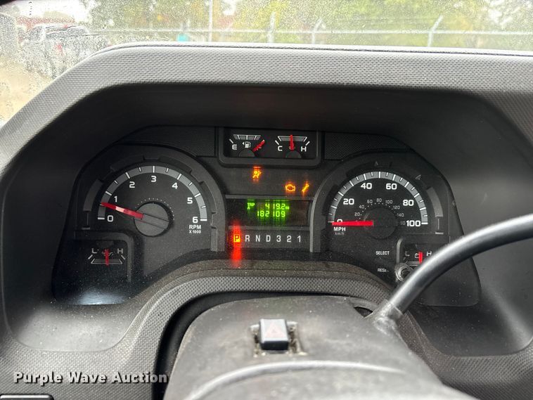 image for item EJ7697 2014 Ford E450 shuttle bus