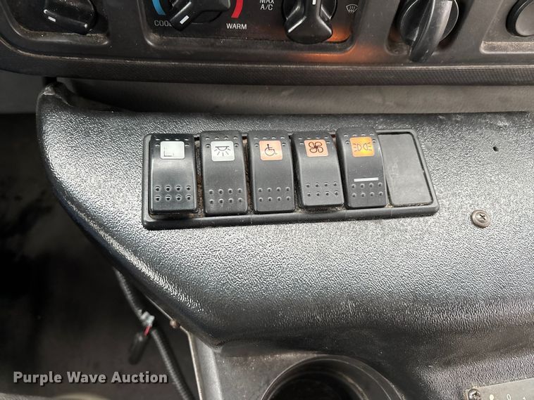 image for item EJ7697 2014 Ford E450 shuttle bus