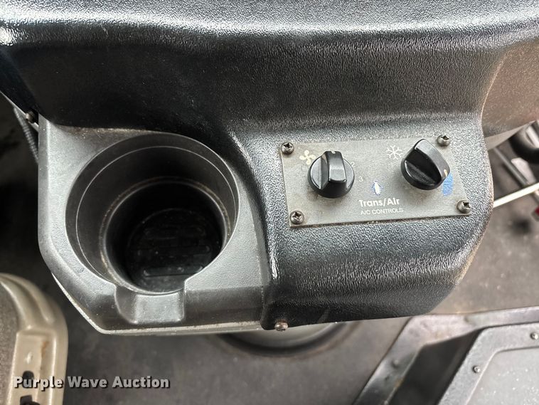 image for item EJ7697 2014 Ford E450 shuttle bus