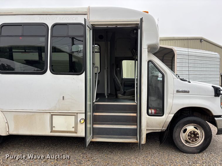 image for item EJ7697 2014 Ford E450 shuttle bus