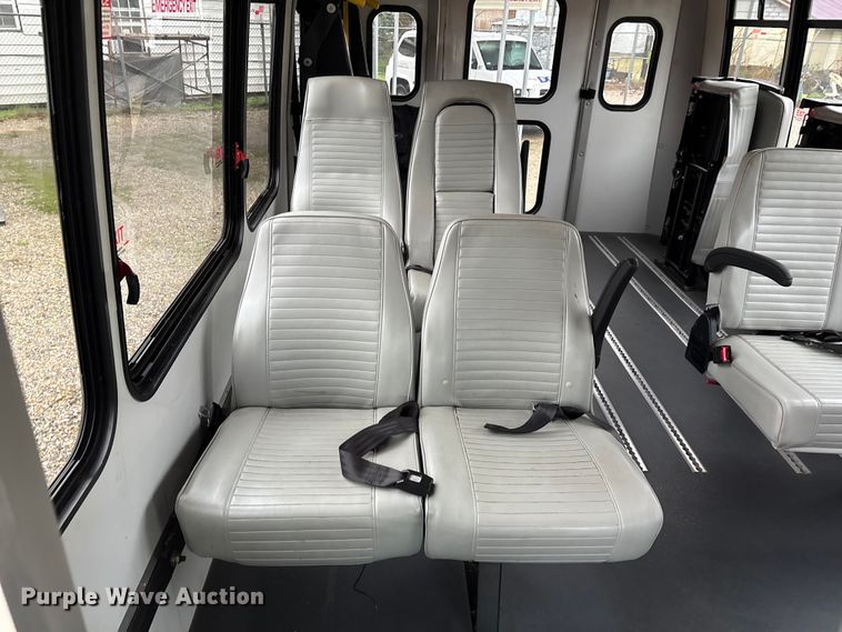 image for item EJ7697 2014 Ford E450 shuttle bus