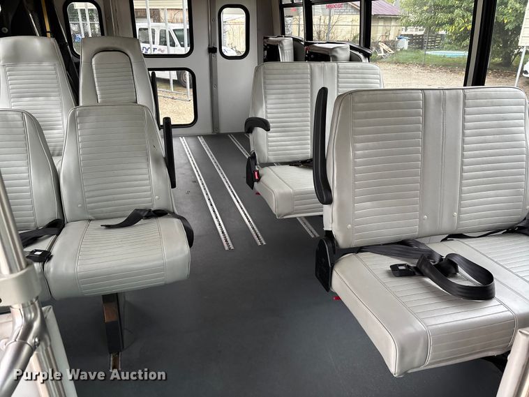 image for item EJ7697 2014 Ford E450 shuttle bus