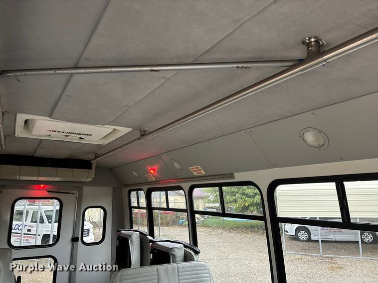 image for item EJ7697 2014 Ford E450 shuttle bus