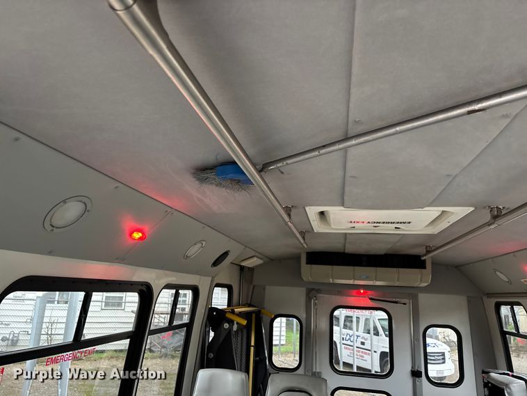 image for item EJ7697 2014 Ford E450 shuttle bus