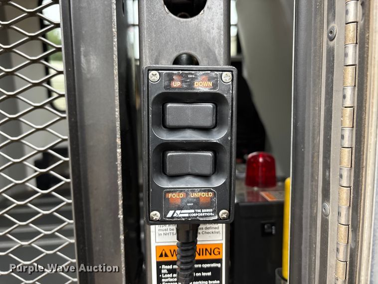 image for item EJ7697 2014 Ford E450 shuttle bus