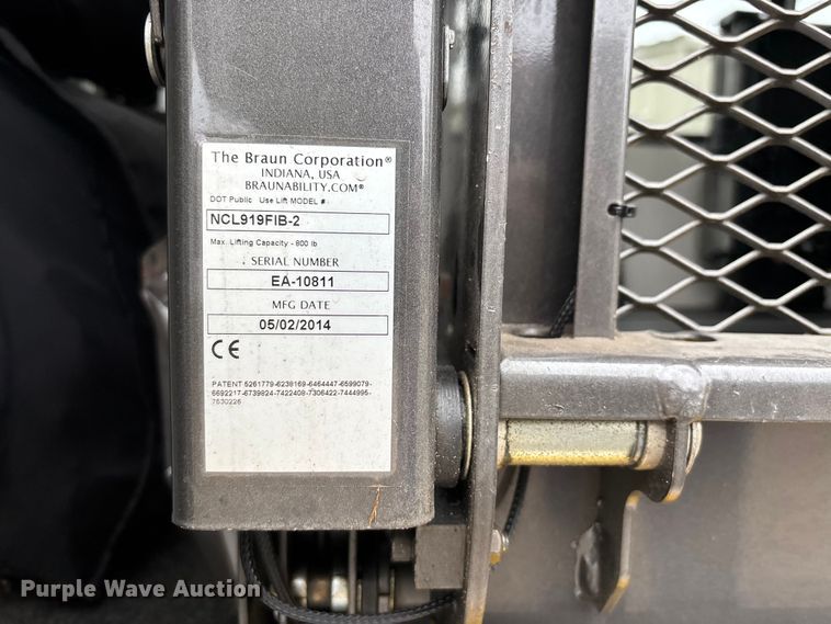 image for item EJ7697 2014 Ford E450 shuttle bus