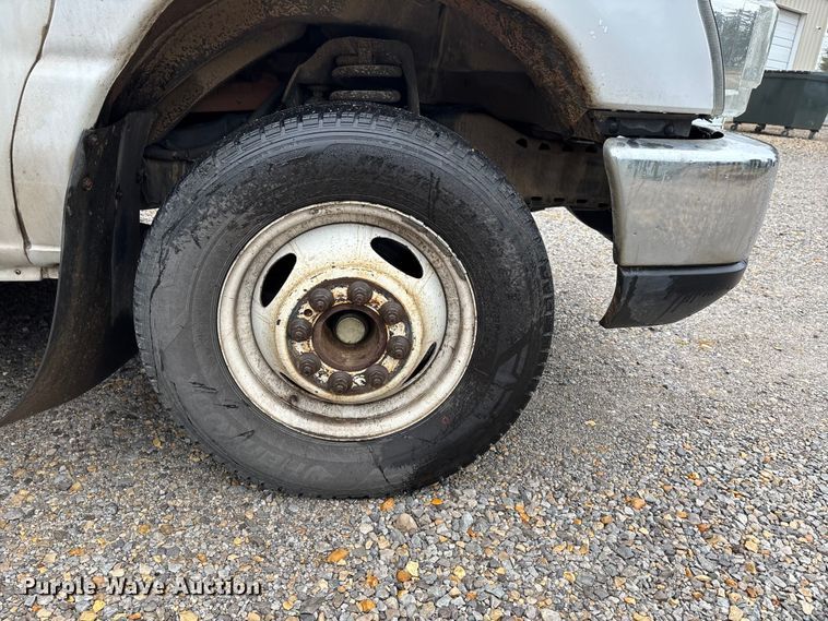 image for item EJ7697 2014 Ford E450 shuttle bus