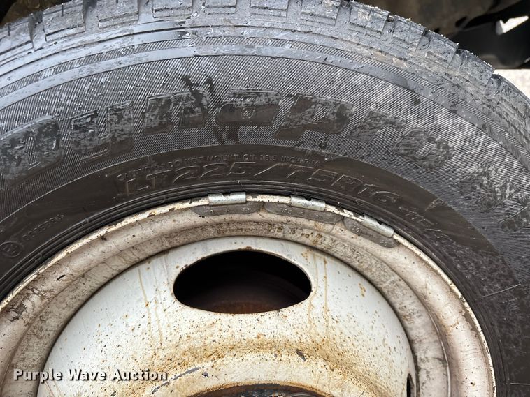 image for item EJ7697 2014 Ford E450 shuttle bus