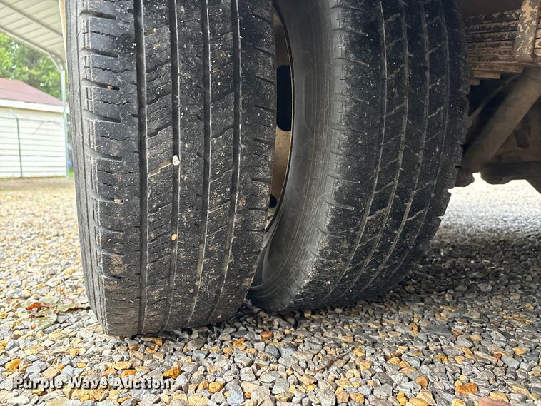 image for item EJ7697 2014 Ford E450 shuttle bus