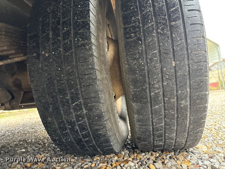 image for item EJ7697 2014 Ford E450 shuttle bus