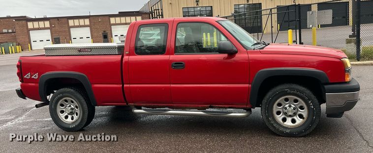 image for item EL0026 2005 Chevrolet Silverado 1500 Ext. Cab pickup truck