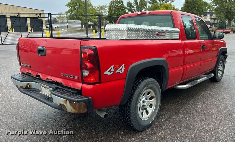 image for item EL0026 2005 Chevrolet Silverado 1500 Ext. Cab pickup truck