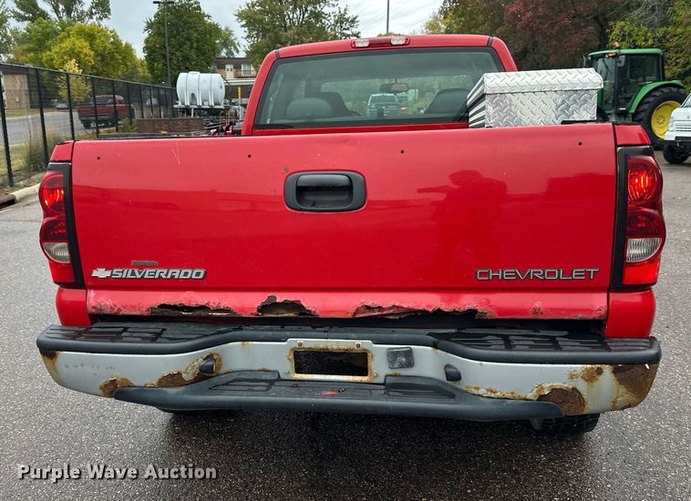 image for item EL0026 2005 Chevrolet Silverado 1500 Ext. Cab pickup truck