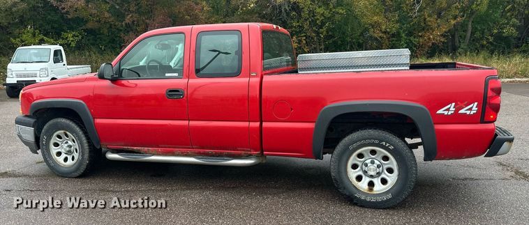 image for item EL0026 2005 Chevrolet Silverado 1500 Ext. Cab pickup truck
