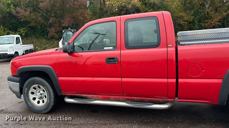 image for item EL0026 2005 Chevrolet Silverado 1500 Ext. Cab pickup truck