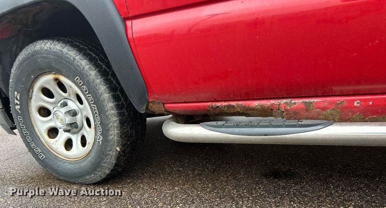 image for item EL0026 2005 Chevrolet Silverado 1500 Ext. Cab pickup truck