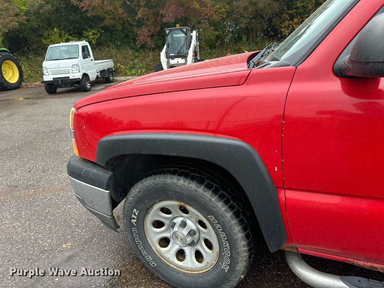 image for item EL0026 2005 Chevrolet Silverado 1500 Ext. Cab pickup truck