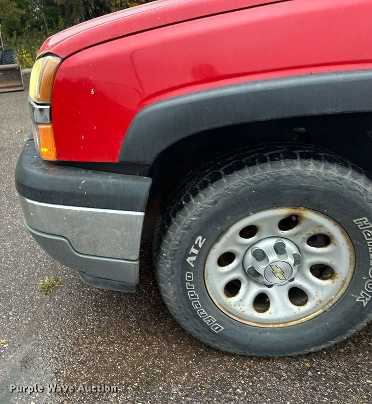 image for item EL0026 2005 Chevrolet Silverado 1500 Ext. Cab pickup truck