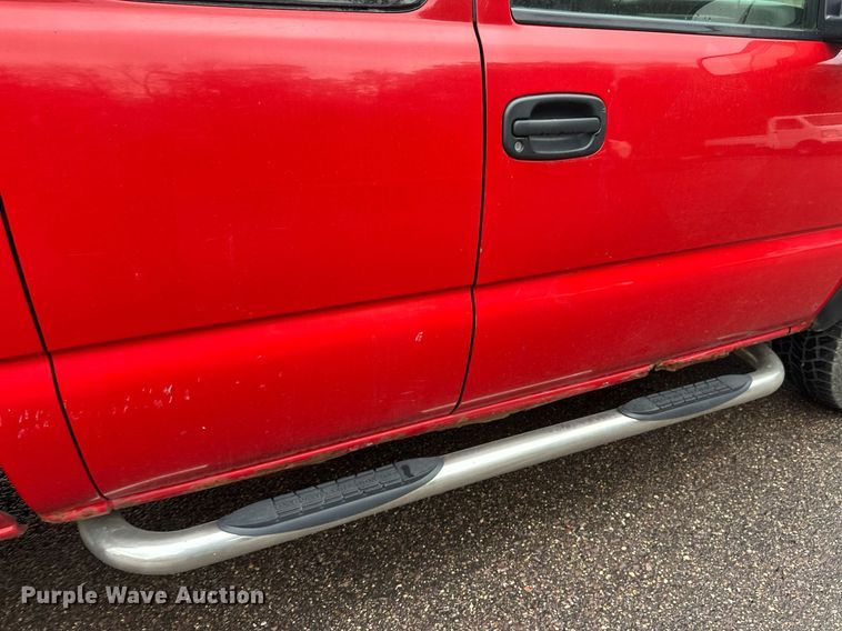 image for item EL0026 2005 Chevrolet Silverado 1500 Ext. Cab pickup truck
