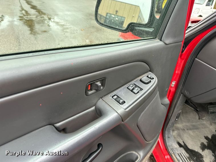 image for item EL0026 2005 Chevrolet Silverado 1500 Ext. Cab pickup truck