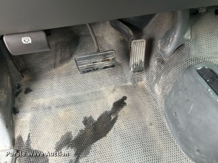 image for item EL0026 2005 Chevrolet Silverado 1500 Ext. Cab pickup truck